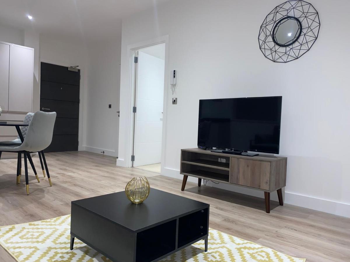 Roomotel - Broadoaks Apartments Solihull Ngoại thất bức ảnh