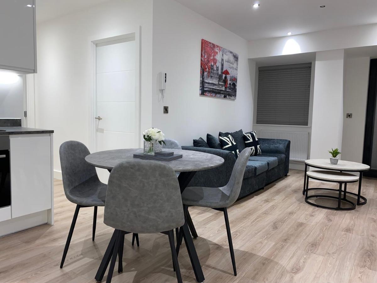 Roomotel - Broadoaks Apartments Solihull Ngoại thất bức ảnh