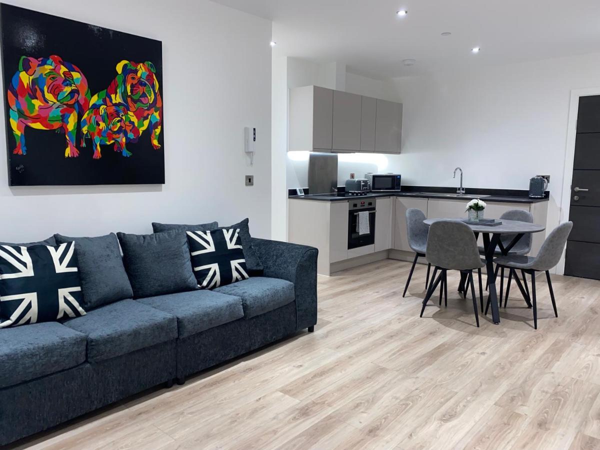 Roomotel - Broadoaks Apartments Solihull Ngoại thất bức ảnh