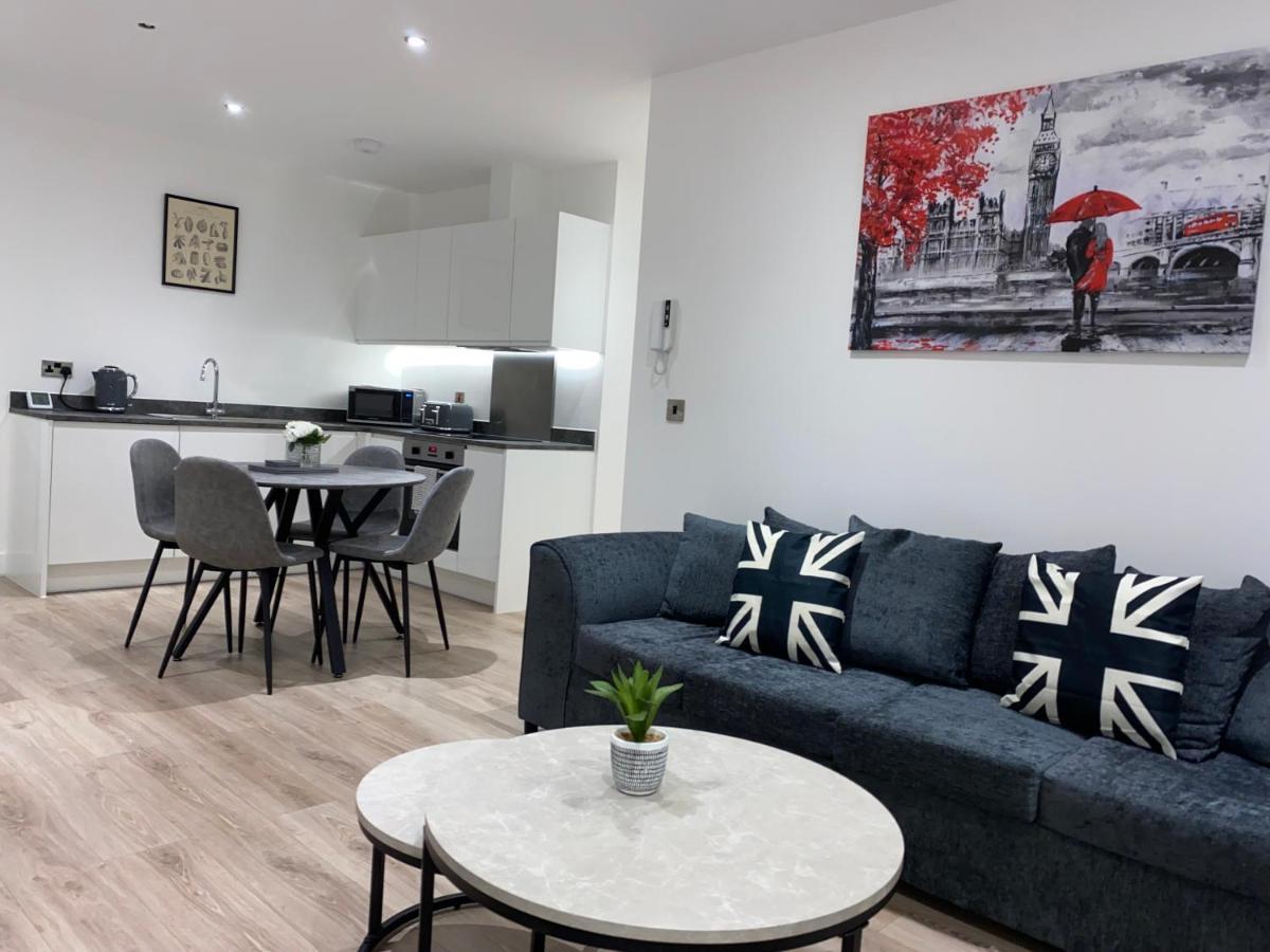 Roomotel - Broadoaks Apartments Solihull Ngoại thất bức ảnh